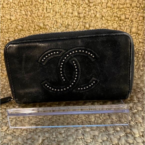 Chanel Lambskin Wallet Pre-loved - Picture 1 of 9